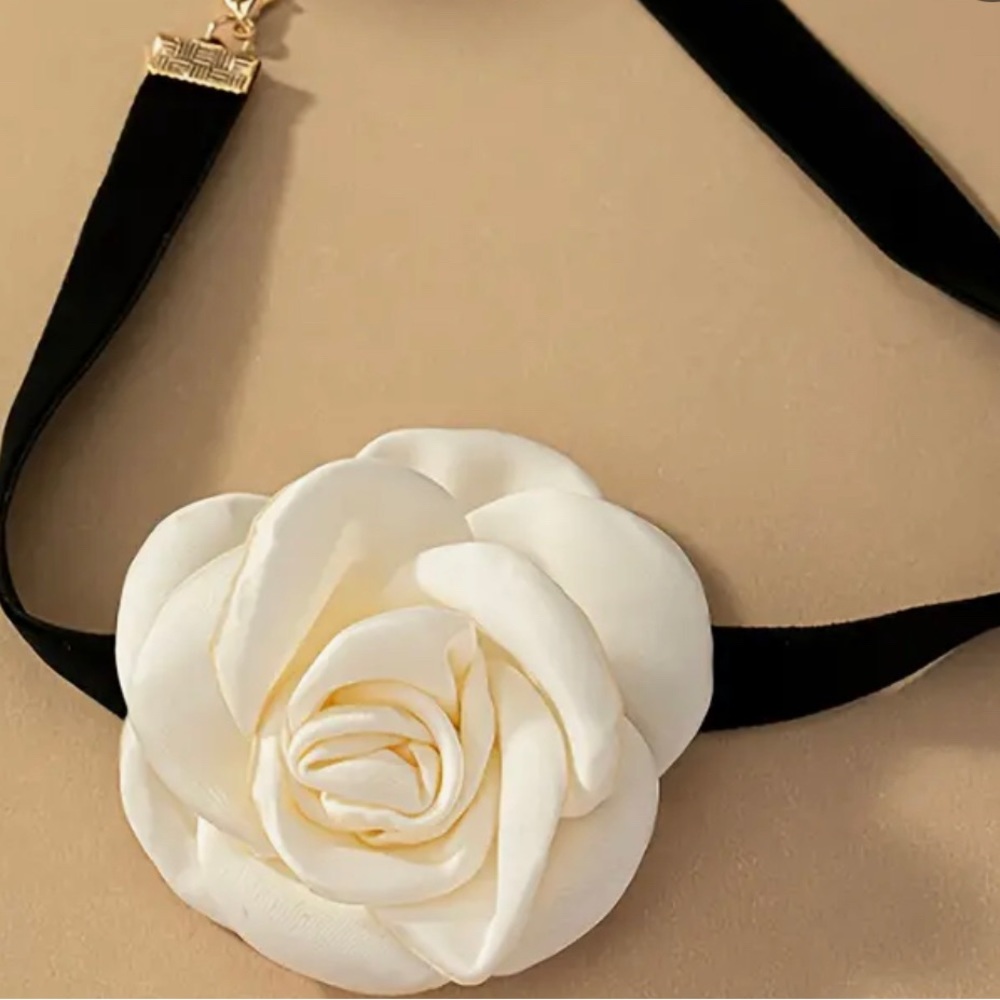 Camellia flower choker necklace